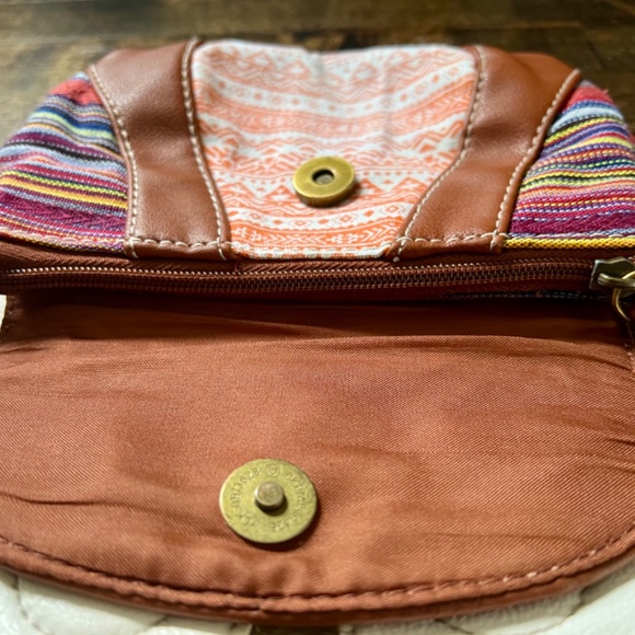 Owl Wristlet Canvas and Faux Leather Zip Snap Closure Inner Pocket Wallet Purse - Picture 3 of 9